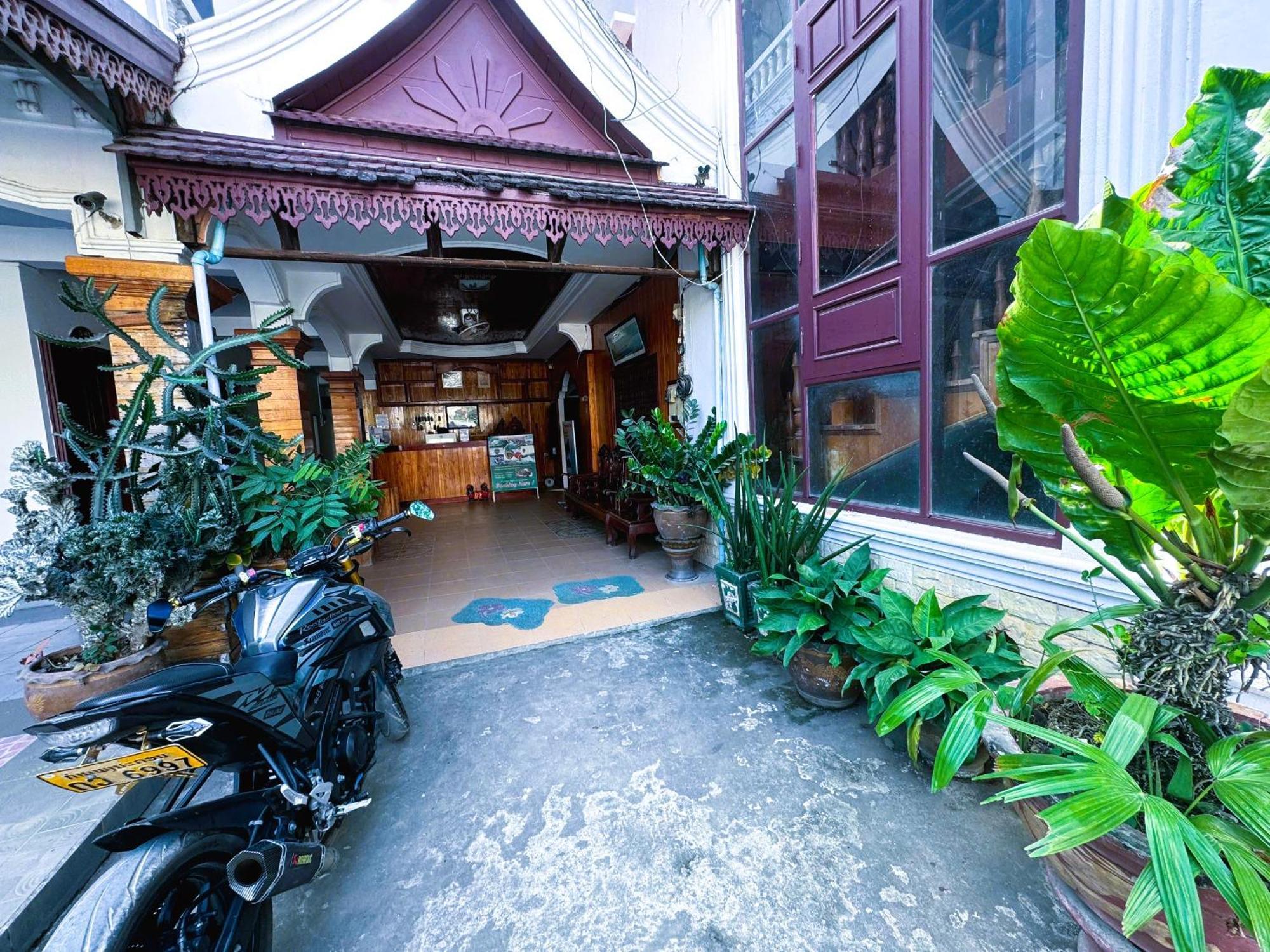 Walking Street Villa Vang Vieng Bagian luar foto